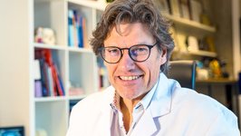 Thumbnail of Le Dr Steven Laureys étudie les cas de personnes qui ont frappé aux portes de la mort dans son essai «Les mystères de la conscience»