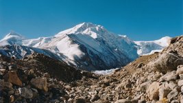 Thumbnail of Did a Dangerous New Mountaineering Trend Cause Four Deaths on Shishapangma?