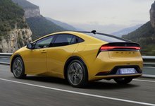 Thumbnail of トヨタ プリウスPHEV、ジオフェンシング技術で「リッター200km」に燃費向上…欧州2025年モデル（レスポンス） - Yahoo!ニュース