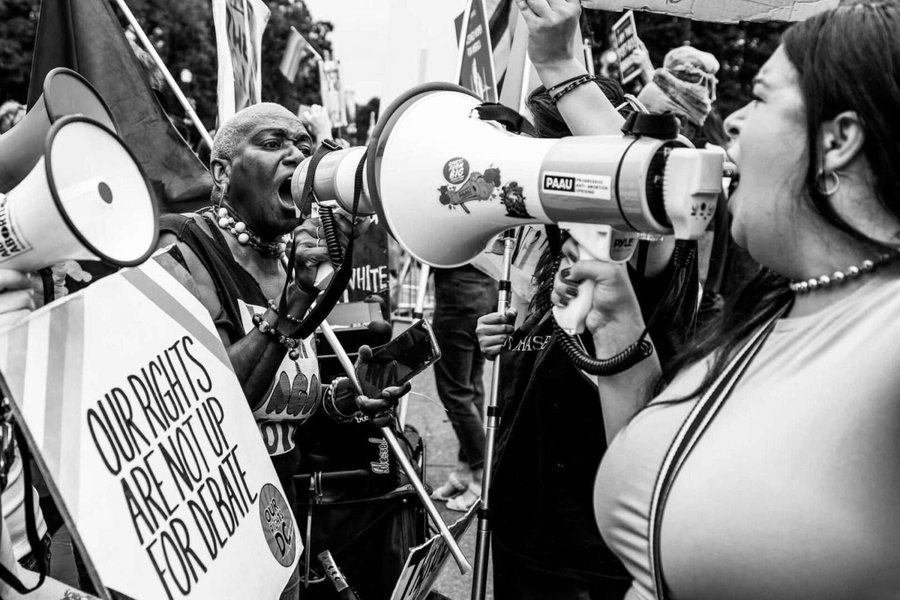 Thumbnail of Roll Call’s Bill Clark snaps up WHNPA wins - Roll Call