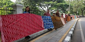 Thumbnail of Why Indonesian batik continues to fascinate