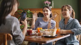 Thumbnail of Why Is TikTok So Toxic For The Restaurant Industry? - Mashed