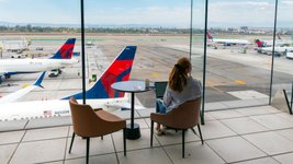 Thumbnail of Airlines bank even more on splurging vacationers as clouds form on economy