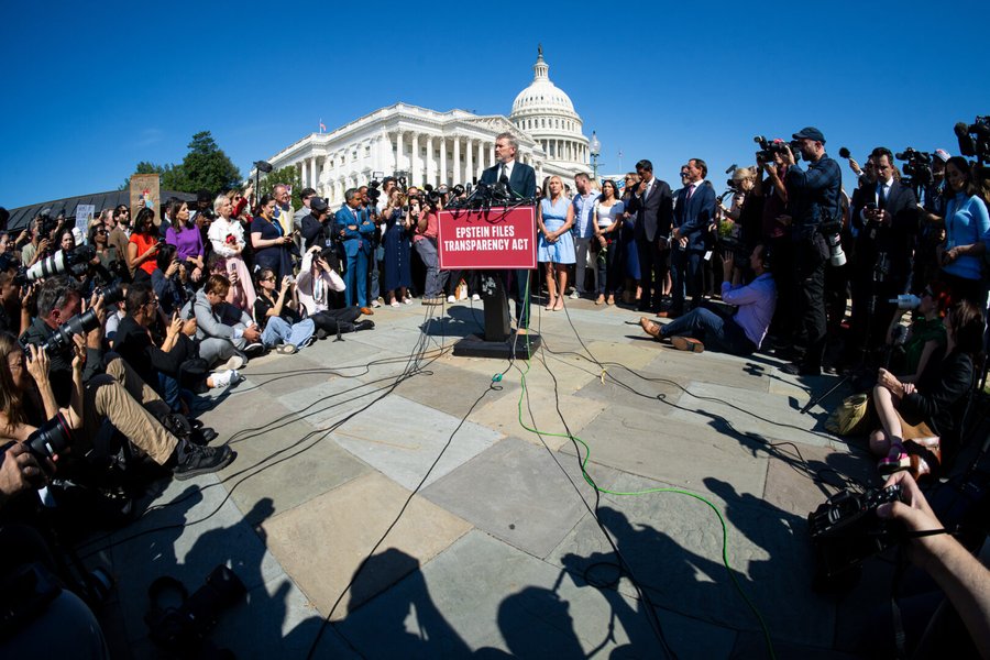 Thumbnail of Photos of the week | September 2-4, 2025 - Roll Call