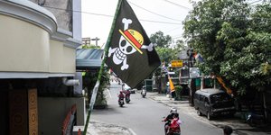 Thumbnail of The pirate flag from anime 'One Piece' is Indonesia's newest protest symbol—and officials are cracking down