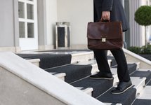 Thumbnail of How-to Compare Financial Advisors