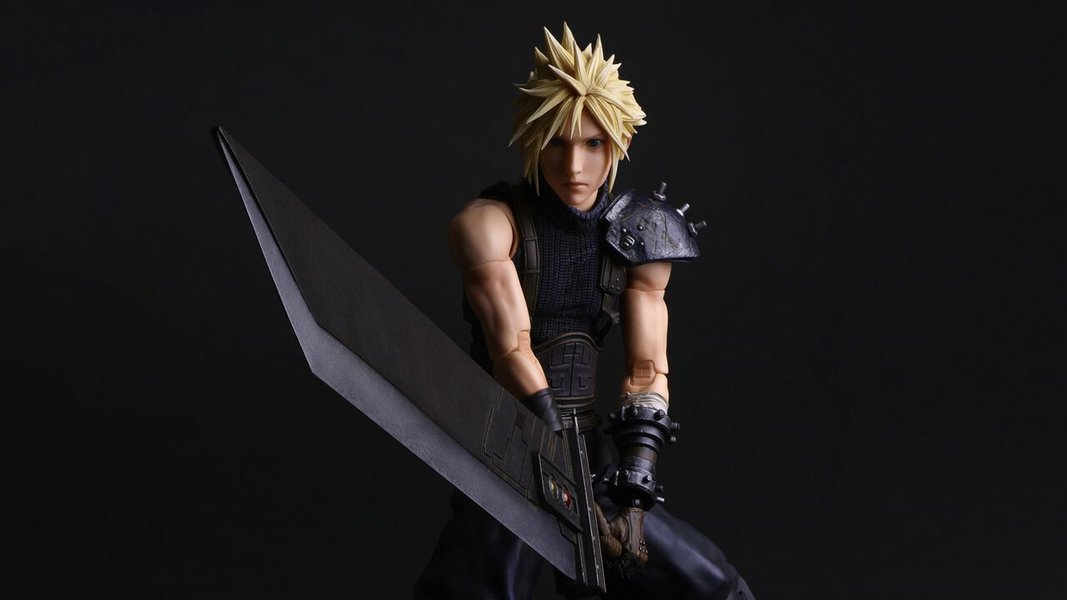 Thumbnail of 『FF7 リバース』クラウド・ストライフが“PLAY ARTS真”になって登場。自由度の高いポーズがつけられるアクションフィギュア。バスターソードにはめ込めるマテリアも付属 | ゲーム・エンタメ最新情報のファミ通.com